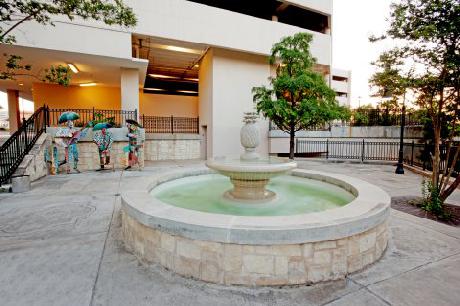 Crowne Plaza RIVERWALK