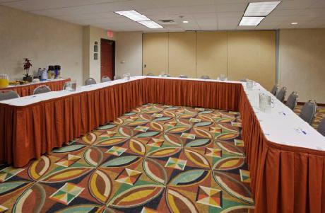 Holiday Inn Express Hotel & Suites MANTECA CITY CENTER