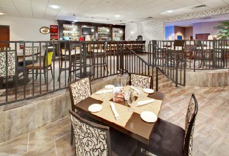 Crowne Plaza MILWAUKEE AIRPORT