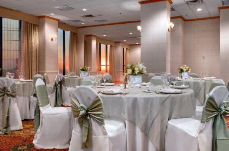 Doubletree® Hotel Dallas-Campbell Centre