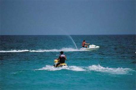 Alexander All Suite Oceanfront Resort