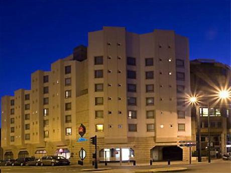 ibis Nantes Centre Tour Bretagne