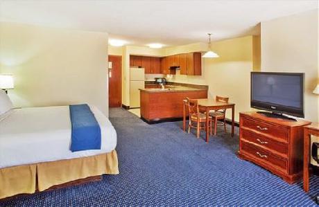 Holiday Inn Express Hotel & Suites ATLANTA N-PERIMETER MALL AREA