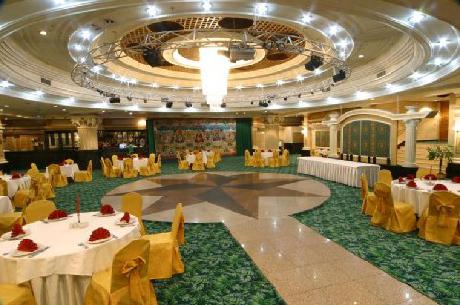 Chinggis Khaan Hotel