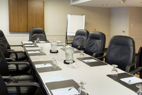 Quality Suites Toronto Airport