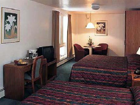 Long House Alaskan Hotel