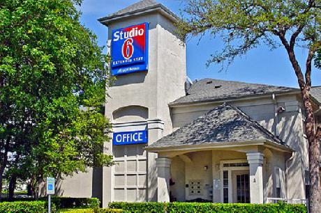 Studio 6 Austin Northwest