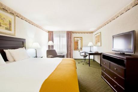 Holiday Inn Express Hotel & Suites CHICAGO-LIBERTYVILLE