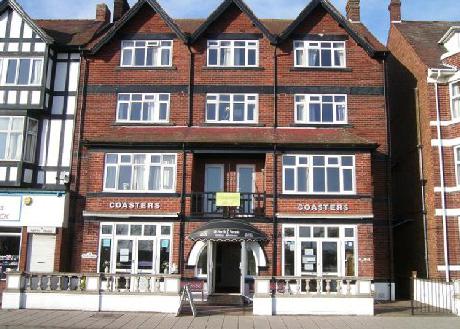 Coasters Hotel and Apartments