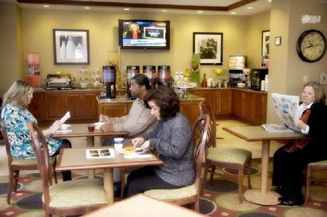 Hampton Inn  Suites KnoxvilleDowntown