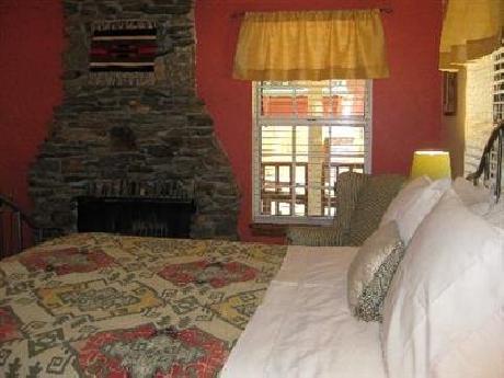 Kern River Inn Bed & Breakfast