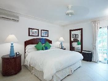 Royal Glitter Bay Villas