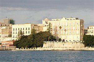 Des Etrangers Et Miramare