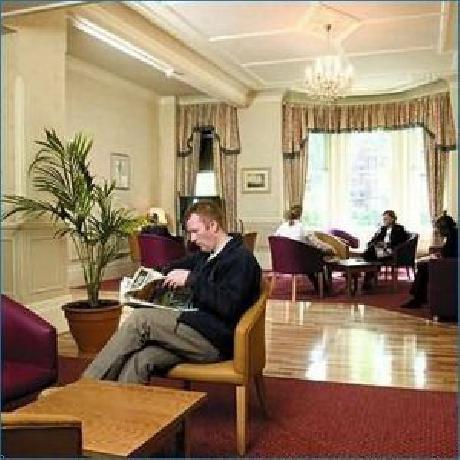 Barkston Gardons Hotel