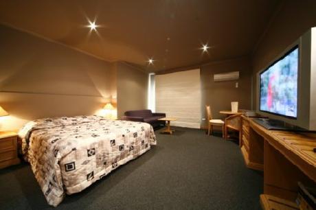 Sundowner Jika International M