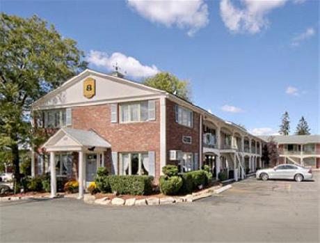 Super 8 Sturbridge