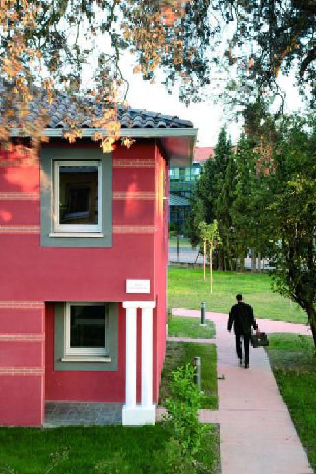 PARK AND SUITES VILLAGE TOULOUSE-SAINT SIMON