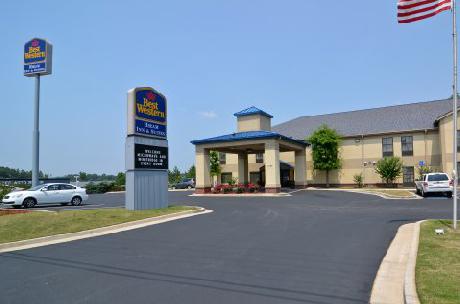 BEST WESTERN Hiram Inn & Suites