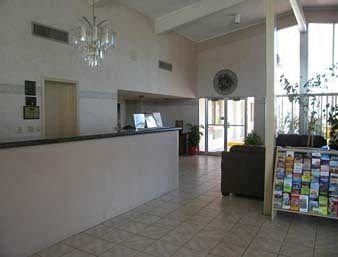 Howard Johnson Airport Downtown