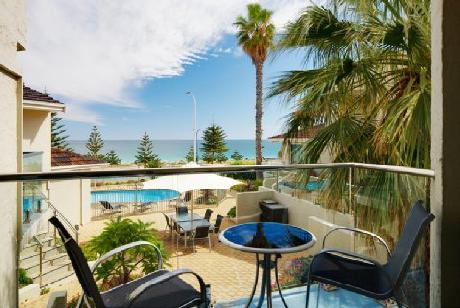 Seashells Serviced Apartments