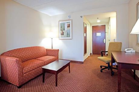Holiday Inn Express RICHMOND AIRPORT