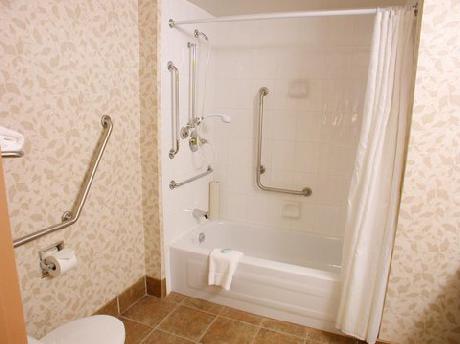 Holiday Inn Hotel & Suites NORTH VANCOUVER