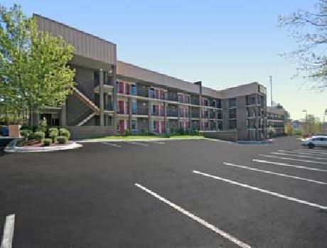 Super 8 Raleigh Downtown East