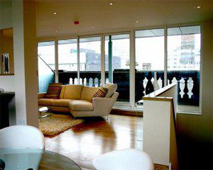 L 3 Living at the Albany