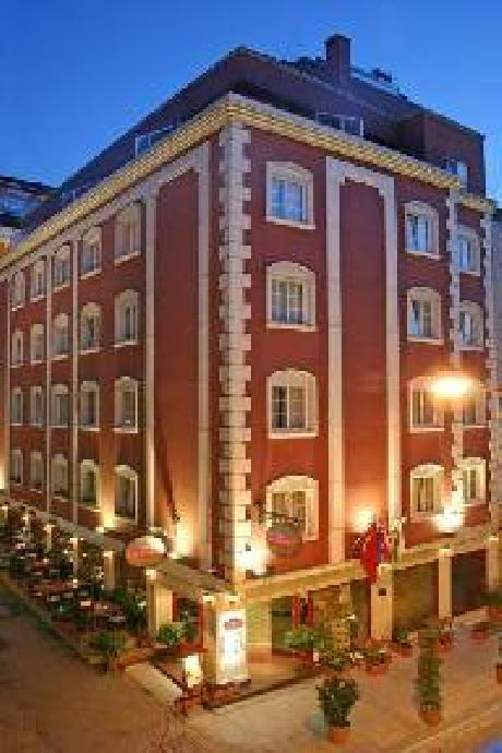 Yasmak Romance Hotel