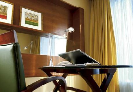 Renaissance Wuhan Hotel