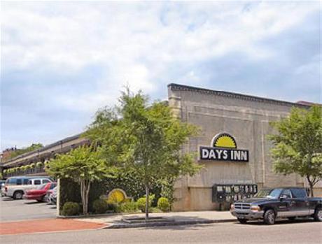 Days Inn Charleston- Historic District
