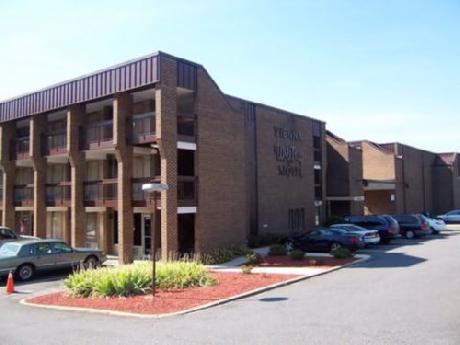 Vienna Wolf Trap Hotel / Tyson