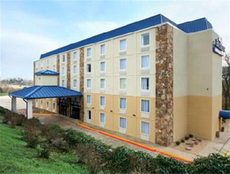 Baymont Inn and Suites Branson - On the Strip