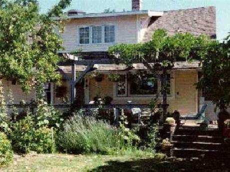 Hollyhock Country House