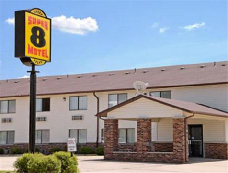Super 8 Dyersville