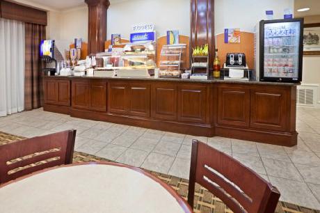 Holiday Inn Express Hotel & Suites WAXAHACHIE