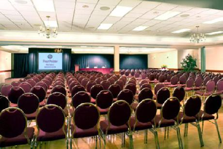 Four Points by Sheraton Edmonton South