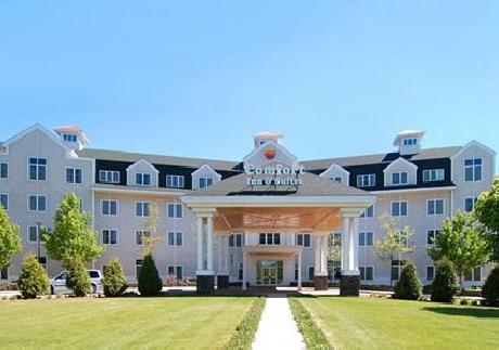 Comfort Inn & Suites Near Burke Mountain