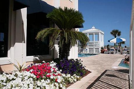 Royal Mansions Resort