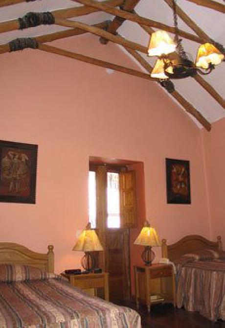 Hotel and Mirador Los Apus