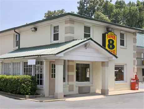 Super 8 Charlotte Downtown