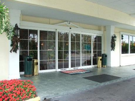 Red Rose Inn and Suites