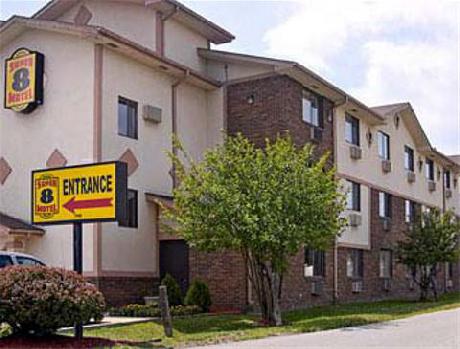 Super 8 Roseville/Detroit Area