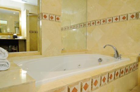 BEST WESTERN PLUS Oceanside Inn