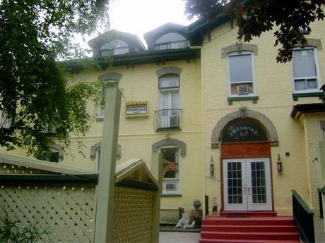 Toronto Downtowner Inn