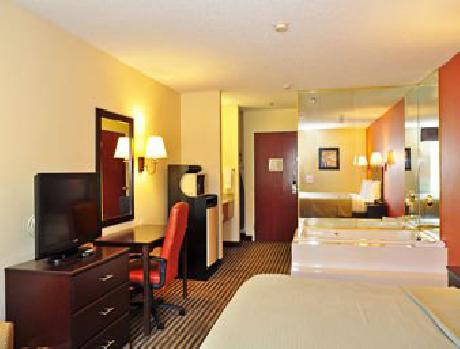 Super 8 Alexandria I-49