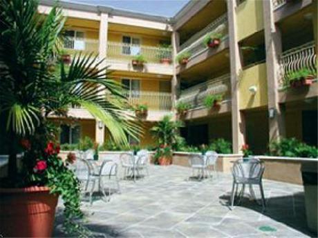 Hawthorn Suites by Wyndham Manhattan Beach