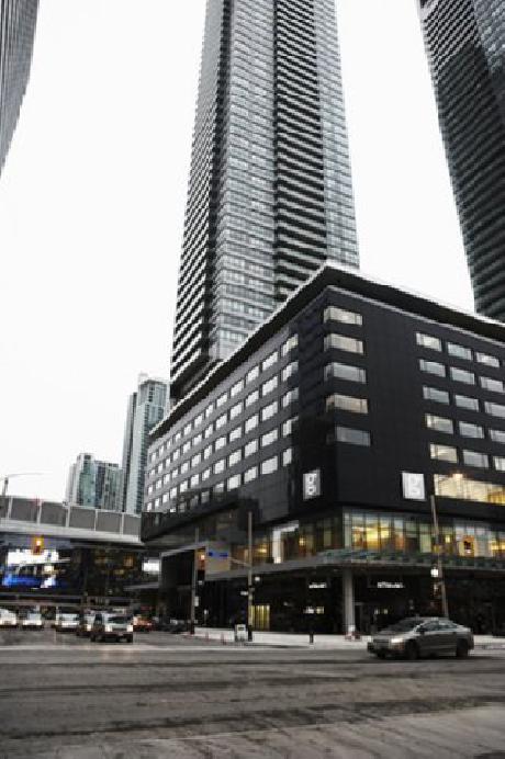 Hotel Le Germain Maple Leaf Square