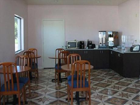 Scottish Inns & Suites Liberty