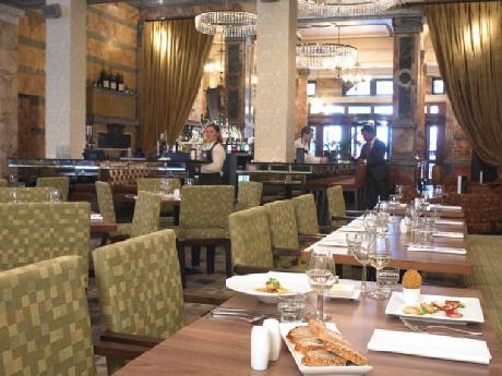 GRAND TRAFALGAR SQUARE